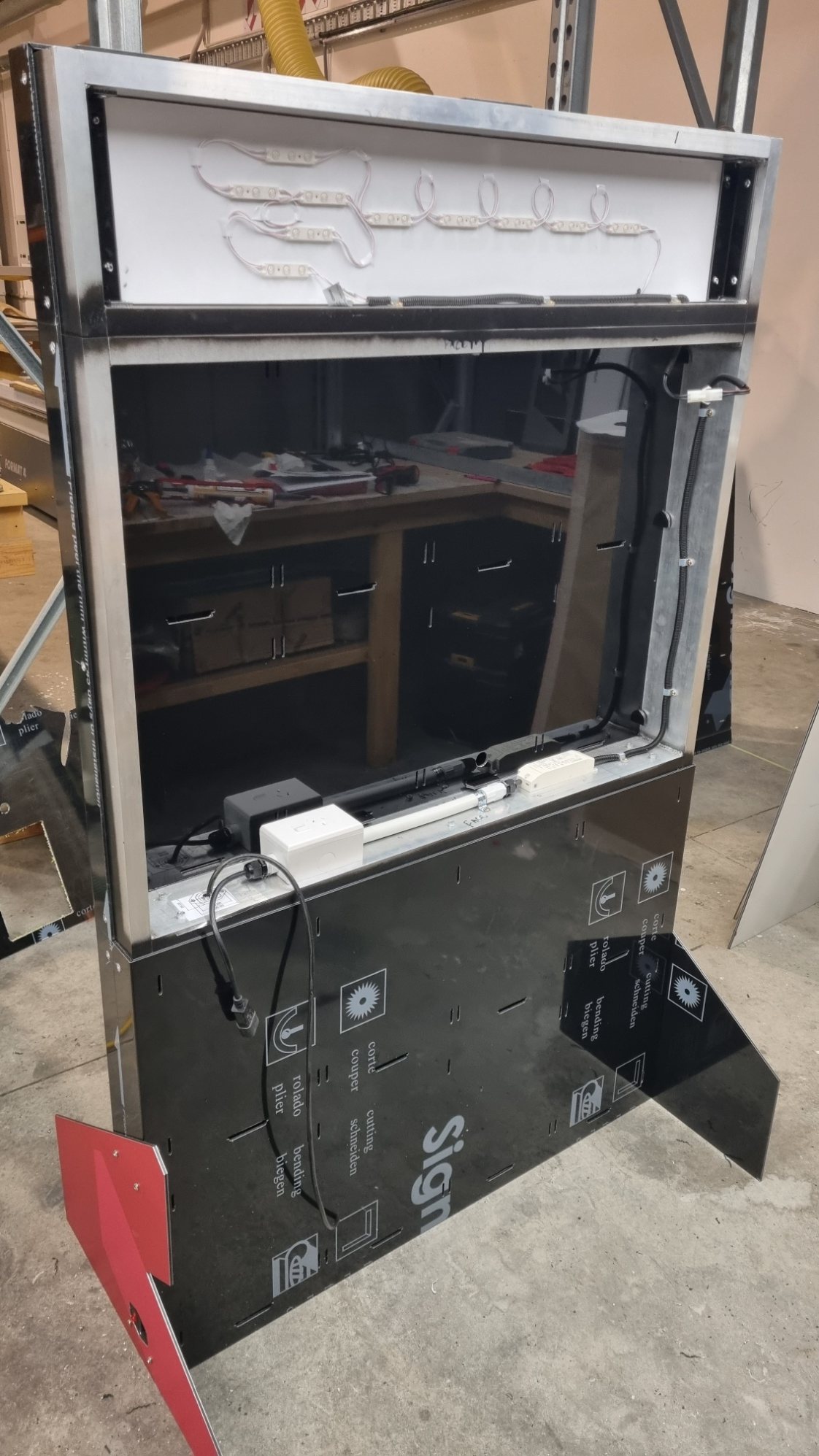 Custom Fabrication | Custom Fab Signs & Graphics