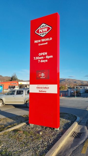 New World Cromwell pylon sign